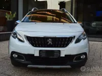 Usata Peugeot 2008 Crossway 120 CV (88 kW) 2017 Bianco SUV