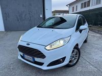Usata Ford Fiesta Titanium 97 CV (71 kW) 2014 Bianco Utilitaria