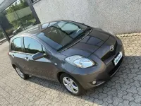 Usata Toyota Yaris Sol 101 CV (74 kW) 2010 Magnetite grey met. Utilitaria