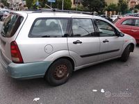 Usata Ford Focus 110 CV (80 kW) 2002 Grigio Station wagon