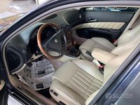 Usata Alfa Romeo 166 Distinctive 140 CV (102 kW) 2001 Blu Berlina