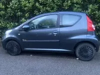 Usata Peugeot 107 68 CV (50 kW) 2009 Utilitaria
