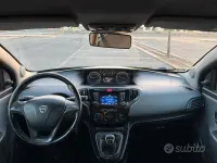 Usata Lancia Ypsilon 69 CV (50 kW) 2017 Nero Utilitaria
