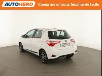 Usata Toyota Yaris Hybrid Active 73 CV (53 kW) 2018 Bianco Berlina