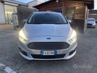 Usata Ford S-MAX Titanium 180 CV (132 kW) 2015 Grigio Monovolume