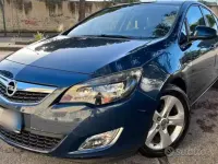 Usata Opel Astra 110 CV (80 kW) 2012 Berlina