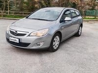 Usata Opel Astra 110 CV (80 kW) 2011 Grigio Station wagon