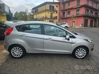Usata Ford Fiesta 75 CV (55 kW) 2016 Grigio Berlina
