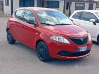 Usata Lancia Ypsilon Gold 69 CV (50 kW) 2018 Rosso Utilitaria