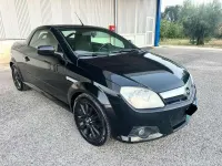 Usata Opel Tigra Sport 69 CV (50 kW) 2010 Nero Cabrio