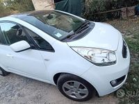 Usata Kia Venga 90 CV (66 kW) 2013 Bianco Utilitaria