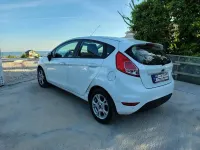 Usado Ford Fiesta Business Edition 105 HP (77 kW) 2013 Branco Sedan
