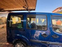Usata Fiat Doblò 85 CV (62 kW) 2006 Blu Monovolume