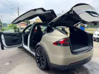 Usata Tesla Model X 158 kW (215 CV) 2018 Oro SUV