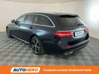 Usata Mercedes E200 160 CV (117 kW) 2019 Blu/azzurro Station wagon