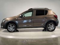 Usata Dacia Sandero Comfort 90 CV (66 kW) 2019 Marrone Berlina