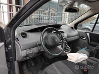 Usata Renault Scénic II 130 CV (95 kW) 2006 Verde Monovolume