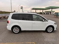 Usata VW Touran Life 105 CV (77 kW) 2014 Bianco Monovolume