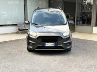 Usata Ford Tourneo Courier 75 CV (55 kW) 2018 Grigio Monovolume