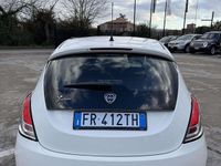 Usata Lancia Ypsilon 69 CV (50 kW) 2018 Bianco Utilitaria