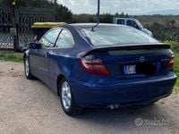 Usata Mercedes C220 143 CV (105 kW) 2003 Blu Coupé