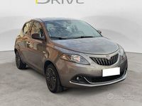 Usata Lancia Ypsilon Gold 69 CV (50 kW) 2023 Grigio Utilitaria