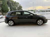Usata VW Golf VIII Life 150 CV (110 kW) 2022 Grigio Berlina