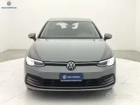 Usata VW Golf VIII Life 131 CV (96 kW) 2023 Grigio Berlina