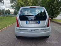 Usata Lancia Musa Gold 95 CV (69 kW) 2012 Grigio Monovolume