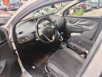 Usata Lancia Ypsilon 69 CV (50 kW) 2014 Grigio Utilitaria