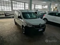 Usado Renault Kangoo 75 CV (55 kW) 2022 Blanco Monovolumen