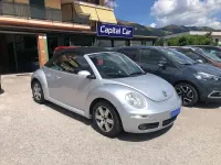 Usata VW New Beetle 105 CV (77 kW) 2007 Argento Utilitaria