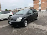Usata Toyota Corolla Verso 177 CV (130 kW) 2007 Nero Monovolume