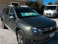 Usata Dacia Duster 110 CV (80 kW) 2015 Verde Station wagon