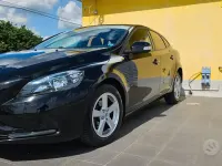 Usata Volvo V40 Business Edition 120 CV (88 kW) 2017 Nero Berlina