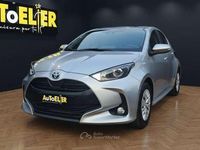 Usata Toyota Yaris Hybrid Active 117 CV (86 kW) 2022 Argento Berlina