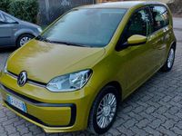 Usata VW up! Move 68 CV (50 kW) 2021 Oro Utilitaria