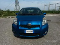 Usata Toyota Yaris Sol 101 CV (74 kW) 2010 Blu Utilitaria