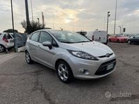 Usata Ford Fiesta 60 CV (44 kW) 2012 Grigio Utilitaria