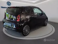 Usata VW up! Highline 90 CV (66 kW) 2018 Nero Utilitaria