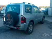 Usata Mitsubishi Pajero 160 CV (117 kW) 2004 Grigio SUV