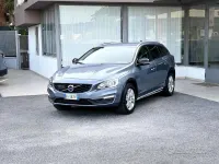 Usata Volvo V60 CC 150 CV (110 kW) 2017 Blu/azzurro Station wagon