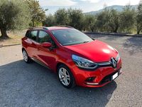 Usata Renault Clio GrandTour Business 75 CV (55 kW) 2019 Rosso Station wagon