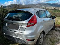 Usata Ford Fiesta 73 CV (53 kW) 2010 Grigio Utilitaria