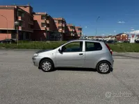 Usata Fiat Punto Active 60 CV (44 kW) 2010 Grigio Utilitaria