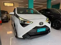 Usata Toyota Aygo Connect Style 72 CV (52 kW) 2021 Bianco Utilitaria