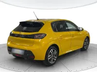 Usata Peugeot 208 Allure 101 CV (74 kW) 2021 Giallo Utilitaria