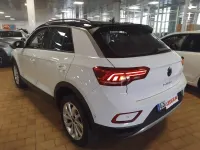 Usata VW T-Roc Life 110 CV (80 kW) 2024 Pure white/nero / pastello SUV