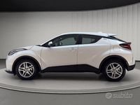 Begagnad Toyota C-HR Active 122 HK (89 kW) 2023 Vit SUV