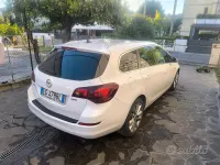 Usata Opel Astra 125 CV (91 kW) 2011 Bianco Station wagon